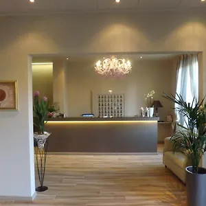 Piccadilly Hotel